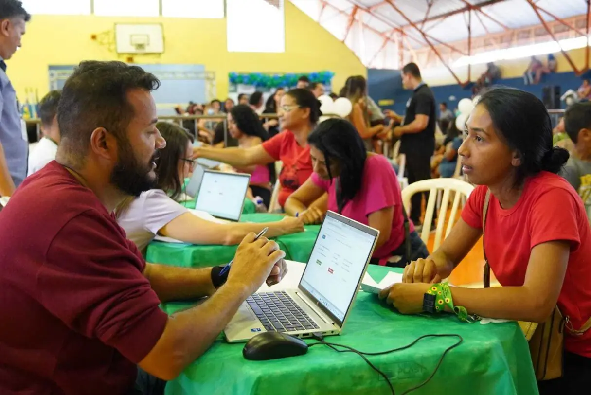 Evento de entrega do cartão do Aluguel Social