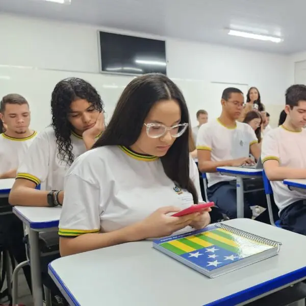 Educação lança aplicativo para alunos do ensino médio da rede pública