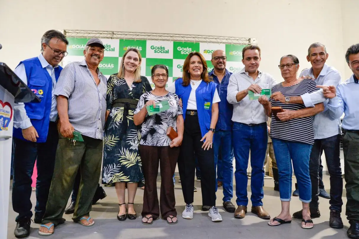 Goiás Social entrega 2 mil cartões em Cristalina e Novo Gama