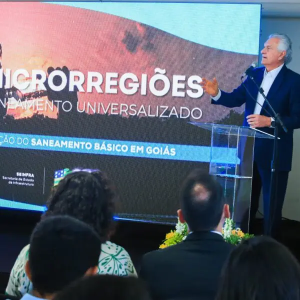 Governador em evento de criação das Microrregiões de Saneamento Básico