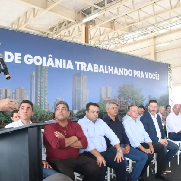 Daniel Vilela participa de inauguração de terminal do BRT