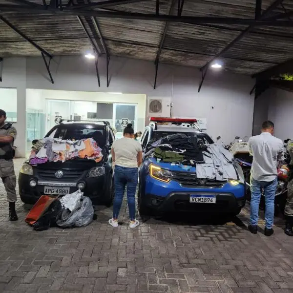 PM prende grupo que furtava roupas em shopping