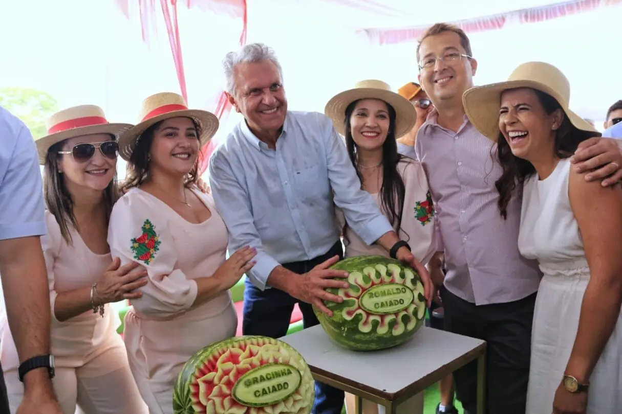 Na Festa da Melancia, Caiado destaca força produtiva de Uruana