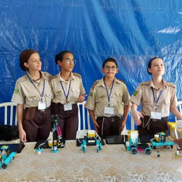 Estudantes mostram conhecimento no Agroshow que desenvolveram na disciplina de Róbotica Escolar