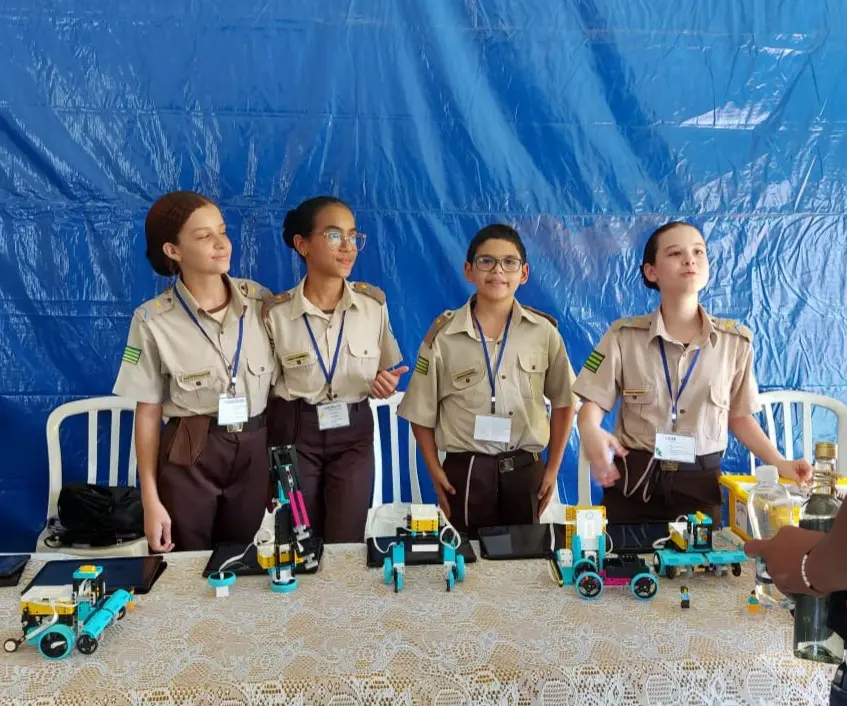 Estudantes mostram conhecimento no Agroshow que desenvolveram na disciplina de Róbotica Escolar