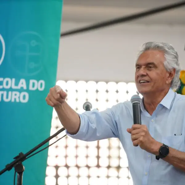 Caiado inaugura Escola do Futuro em Valparaíso