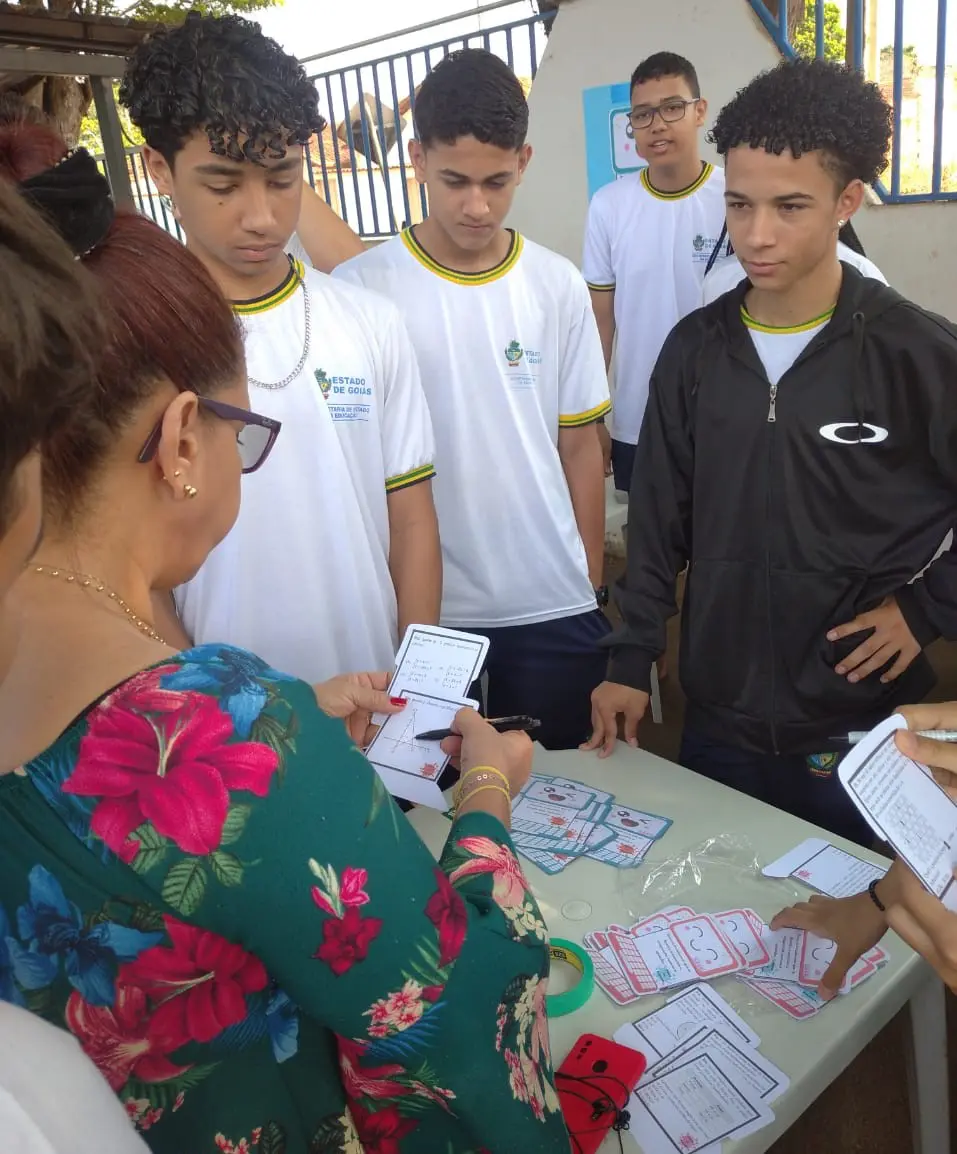 Há mais de 30 anos na rede estadual, professora de Matemática é inspiração para alunos e ex-alunos