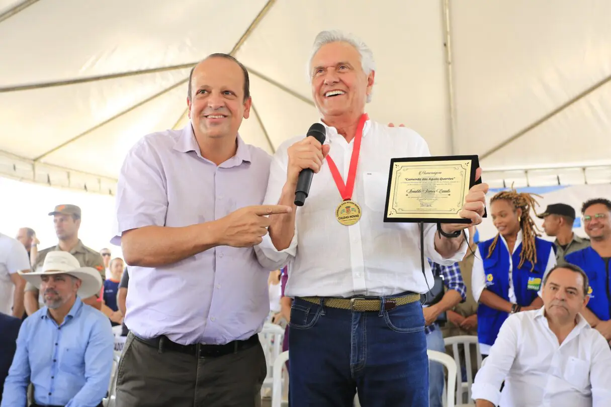 Caldas Novas 112 anos: Caiado realiza entregas e recebe homenagem na cidade