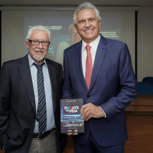 Caiado relembra eleição presidencial de 1989 em lançamento de livro do jornalista Fernando Mitre