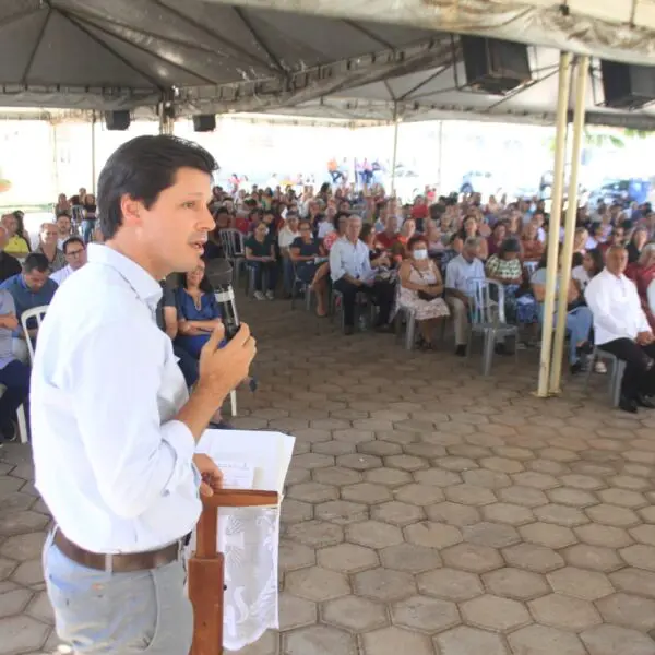 Daniel Vilela em missa de celebração em Aparecida de Goiânia