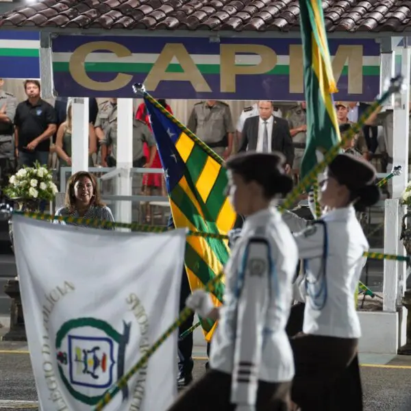 Gracinha Caiado anuncia Bolsa Uniforme para estudantes dos CEPMGs