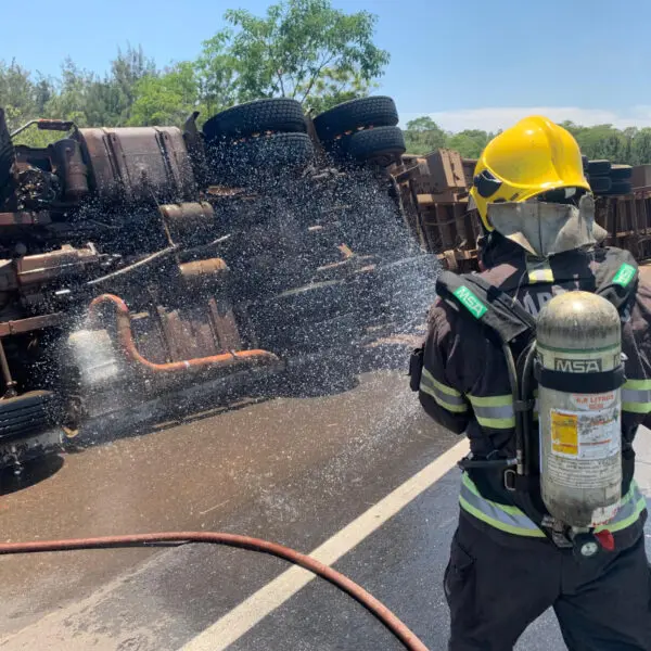 Bombeiros atuam em diversas ocorrências no feriado da República