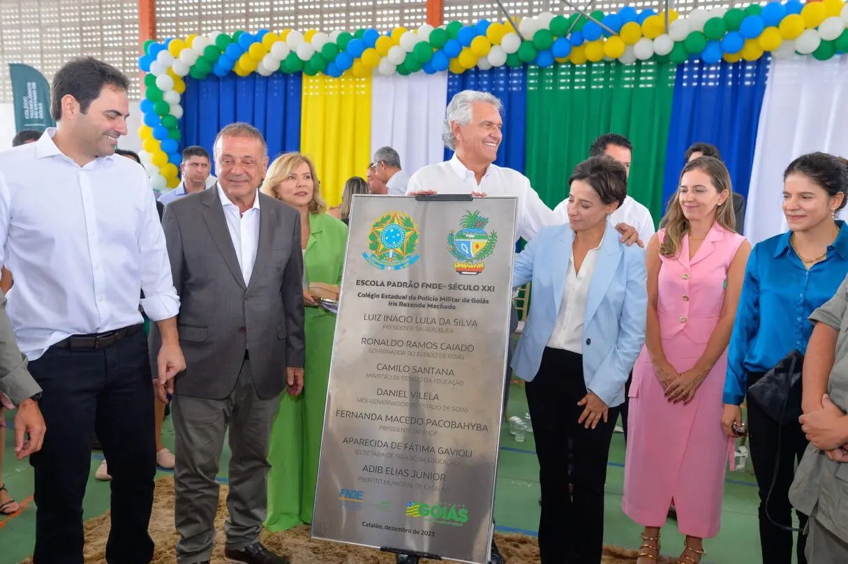 Iris Rezende é homenageado em novo Colégio da PM em Catalão