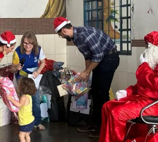 Equipes do Ceap-Sol e HDT realizam doação de mais de 500 brinquedos