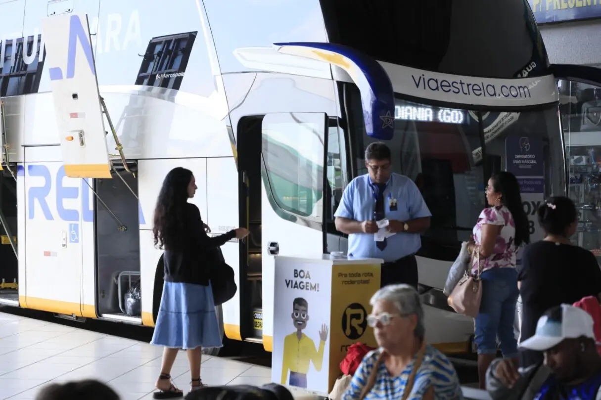 ÔNIBUS_Transporte puxa alta do setor de serviços em Goiás
