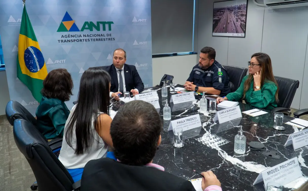 Reunião discute gestão do transporte no entorno