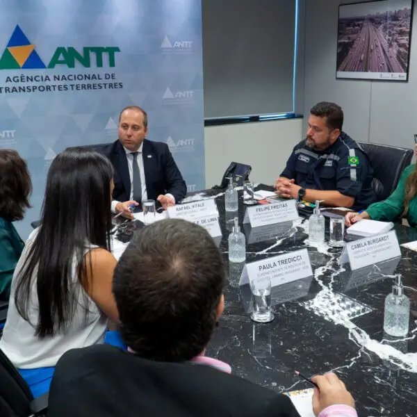 Reunião discute gestão do transporte no entorno