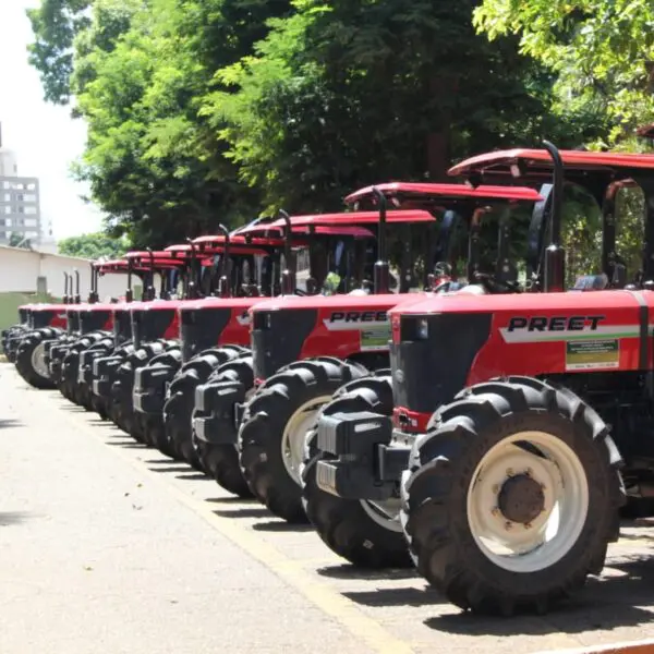 Governo de Goiás entrega 223 equipamentos agrícolas a 57 municípios