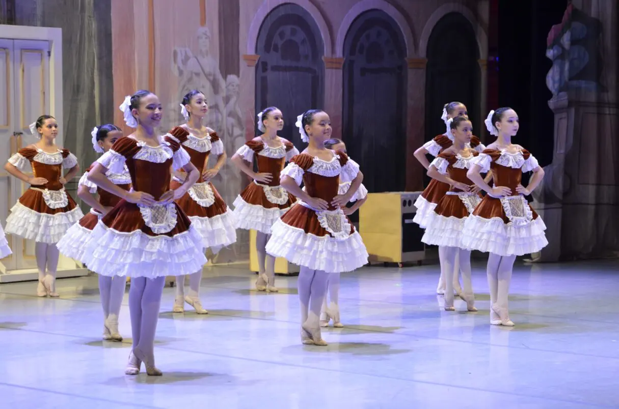 Basileu França apresenta os renomados musicais Chicago e Mary Poppins