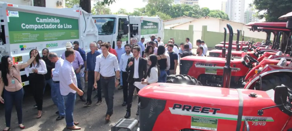 Governo de Goiás entrega 223 equipamentos agrícolas a 57 municípios