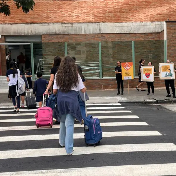 No 1º dia de volta às aulas: camapanha do Detran alcança mais de 800 pessoas