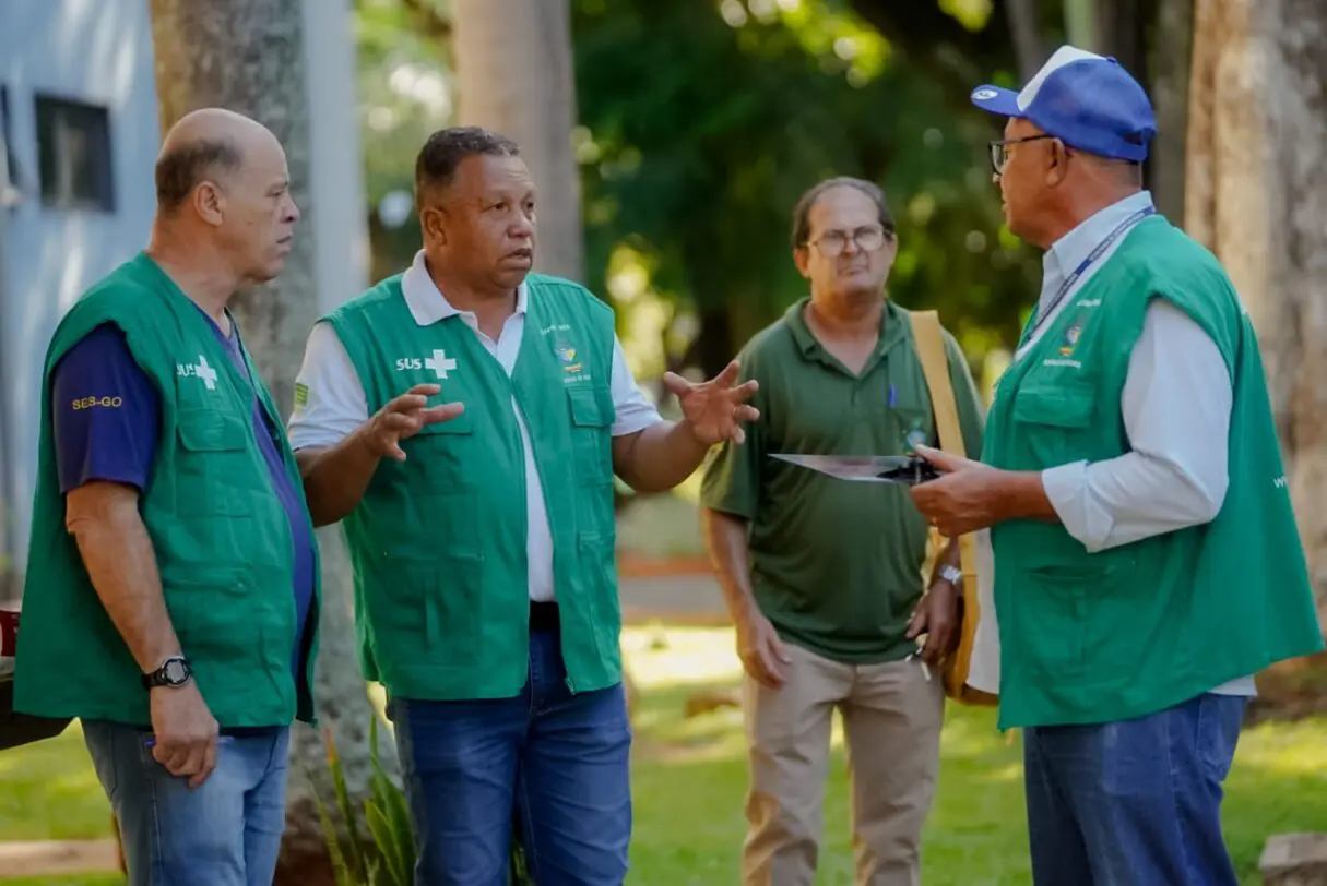 Servidores do Gabinete de Combate à Dengue fazem vistoriana sede da SES