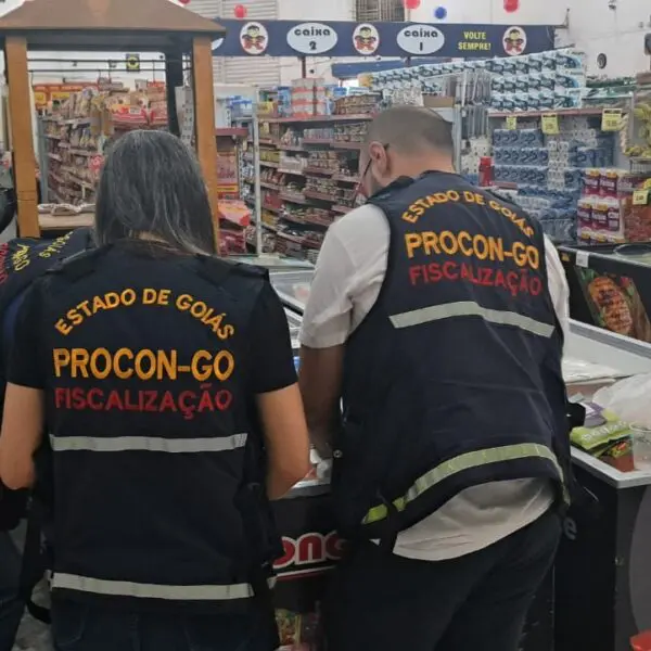 Procon apreende quase 100 quilos de carnes em supermercado de Goiânia