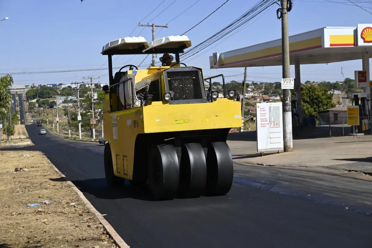 Governo de Goiás leva recapeamento asfáltico a 11 municípios do Entorno do DF