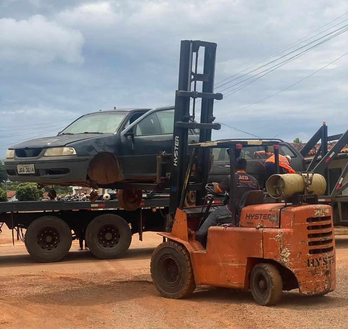 Patrulha Detran remove veículos abandonados