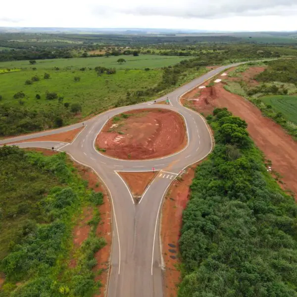 Vista aérea das obras na GO-591