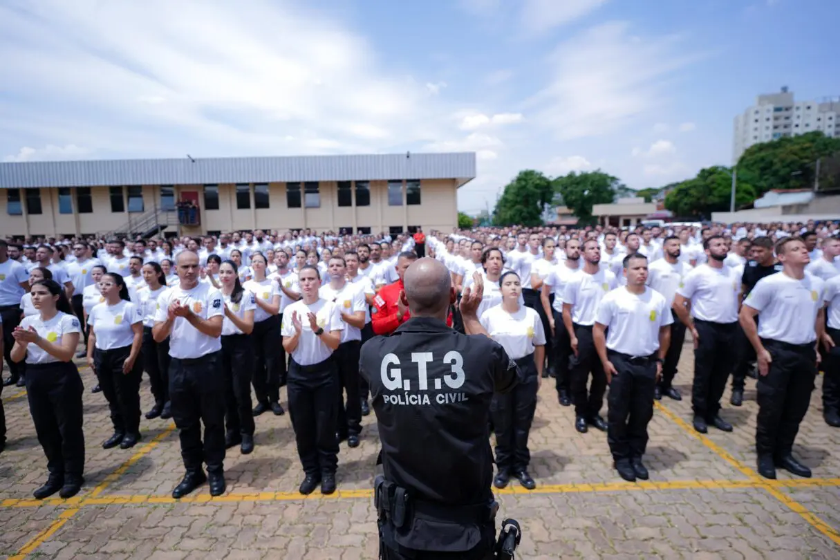 Policiais nomeados em concurso tomam posse