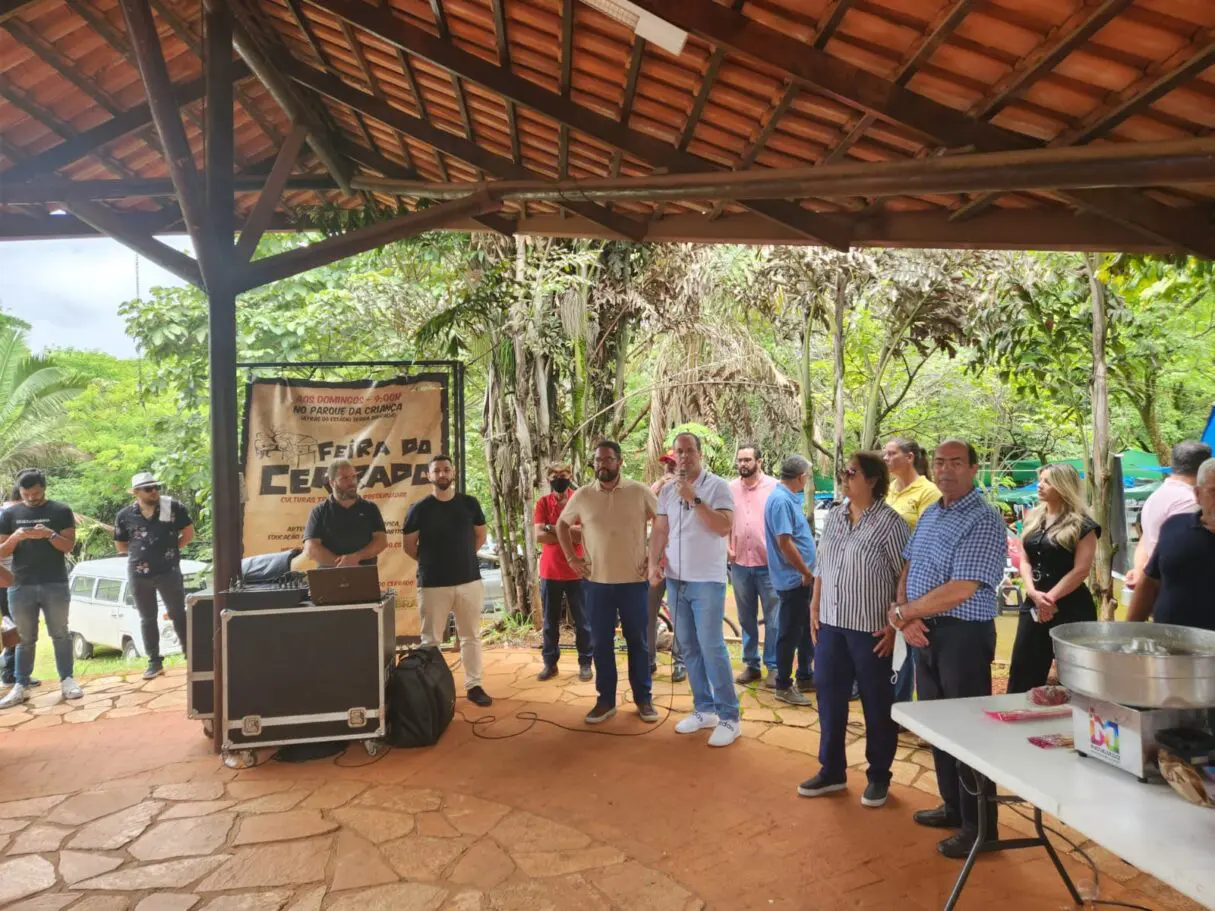 Governo inicia reforma de dois ginásios esportivos e da praça da Feira do Cerrado