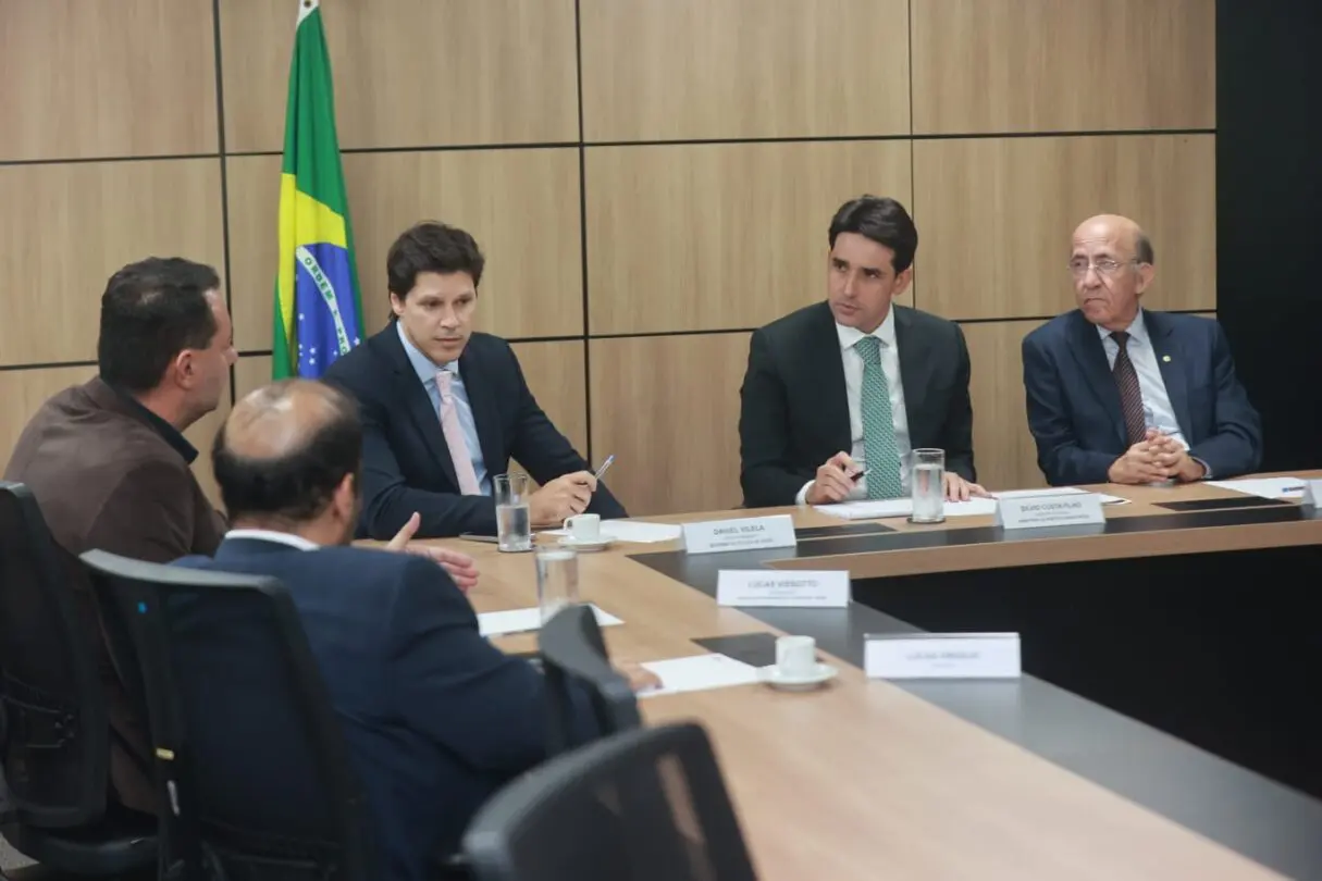 Daniel Vilela em reunião sobre Aeroporto de Cargas de Anápolis