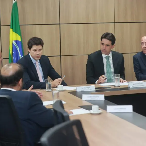 Daniel Vilela em reunião sobre Aeroporto de Cargas de Anápolis