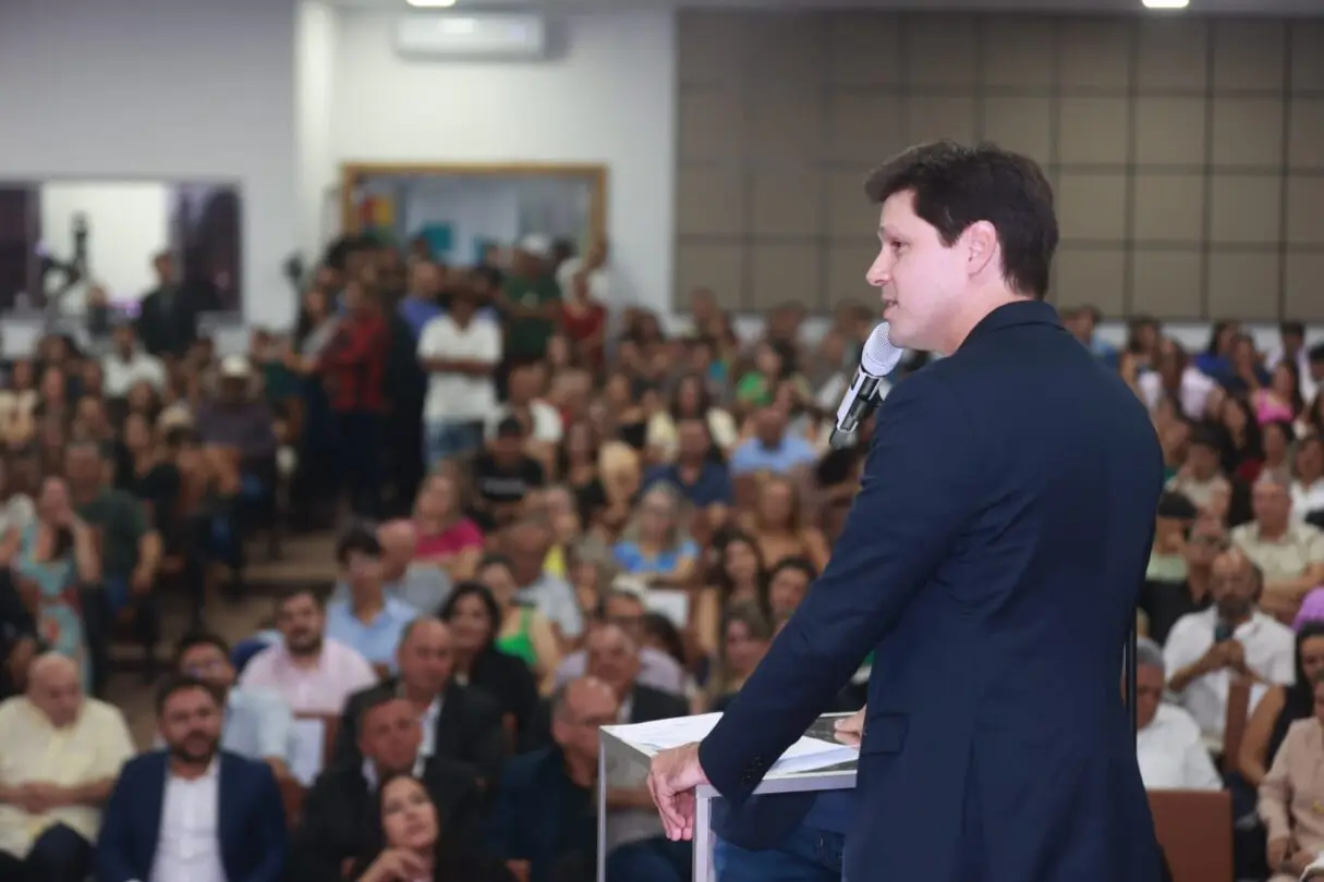 Governador em exercício participa da inauguração de escola municipal em Nerópolis e destaca determinação de Ronaldo Caiado para que auxiliares encarem setor educacional como prioridade