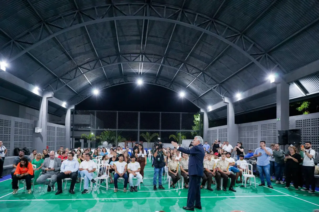 Caiado na inauguração de quadra no Colégio Lyceu de Goyaz Professor Alcide Jubé