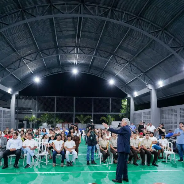 Caiado na inauguração de quadra no Colégio Lyceu de Goyaz Professor Alcide Jubé