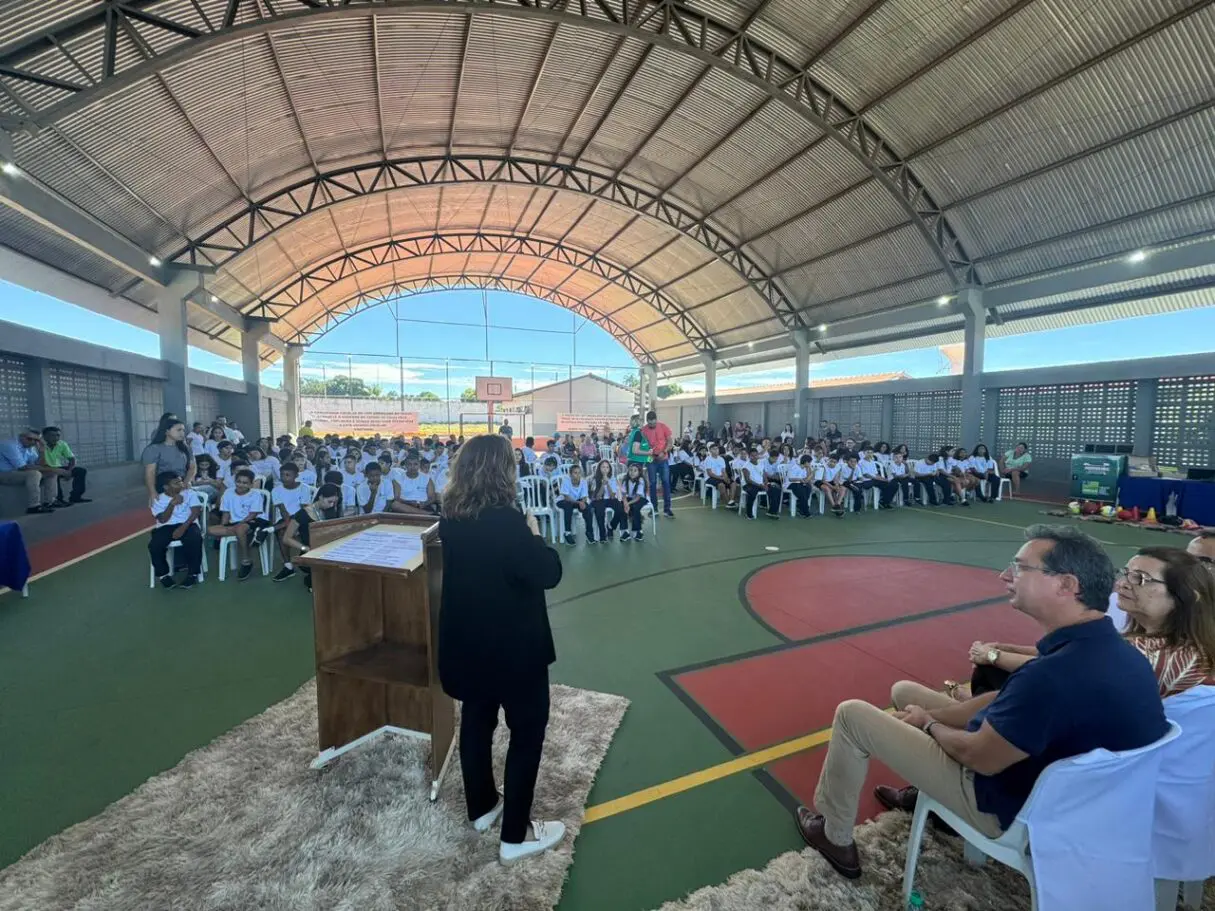 Entrega da quadra coberta do Cepi Americano do Brasil