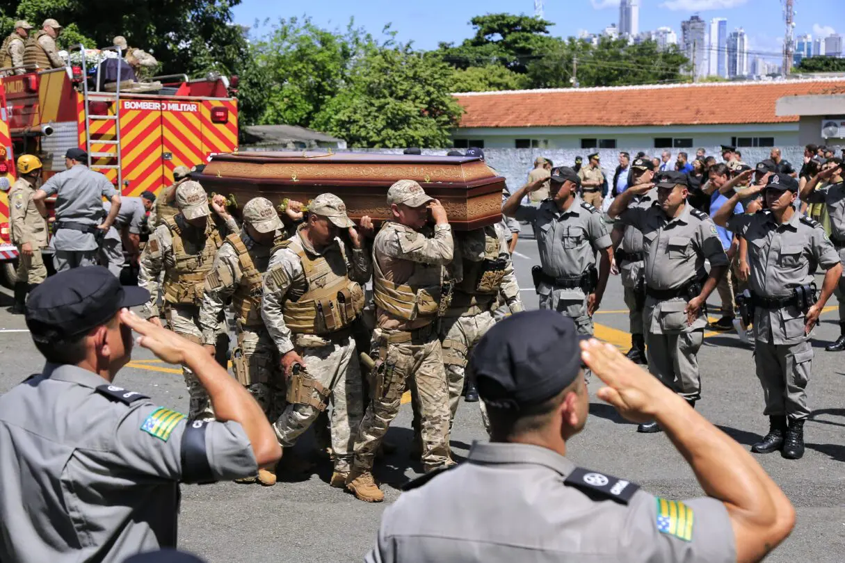 Caiado se solidariza com famílias de policiais mortos em acidente