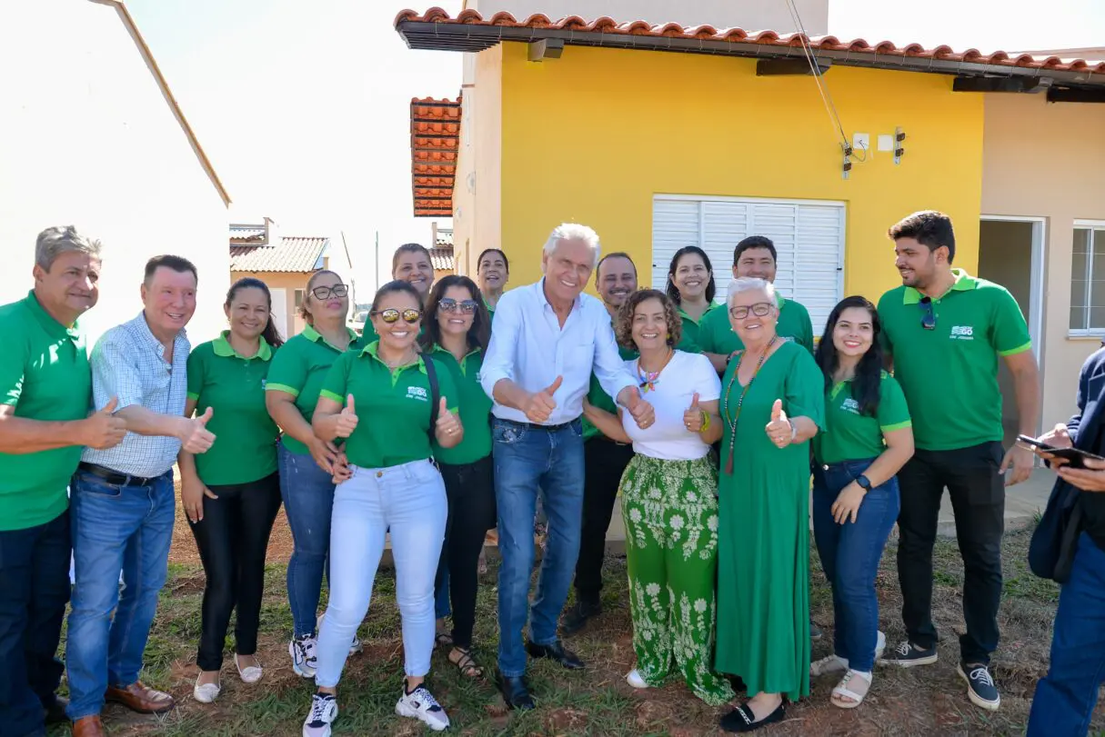 Jussara e Buriti de Goiás recebem 100 casas a custo zero