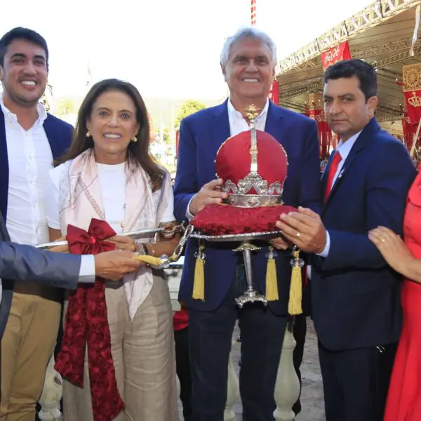 Ronaldo e Gracinha Caiado prestigiam Festa do Divino e Cavalhadas em Jaraguá