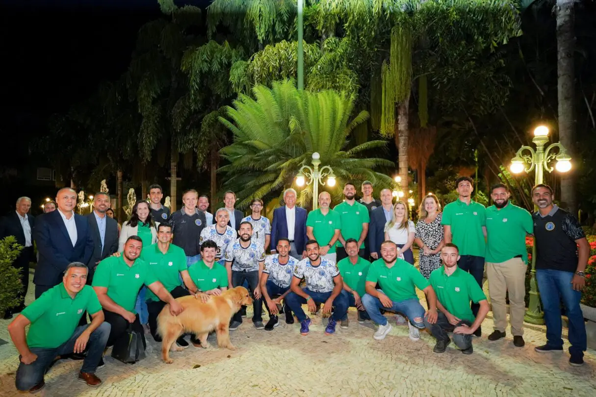 Governador prestigia elite do voleibol goiano