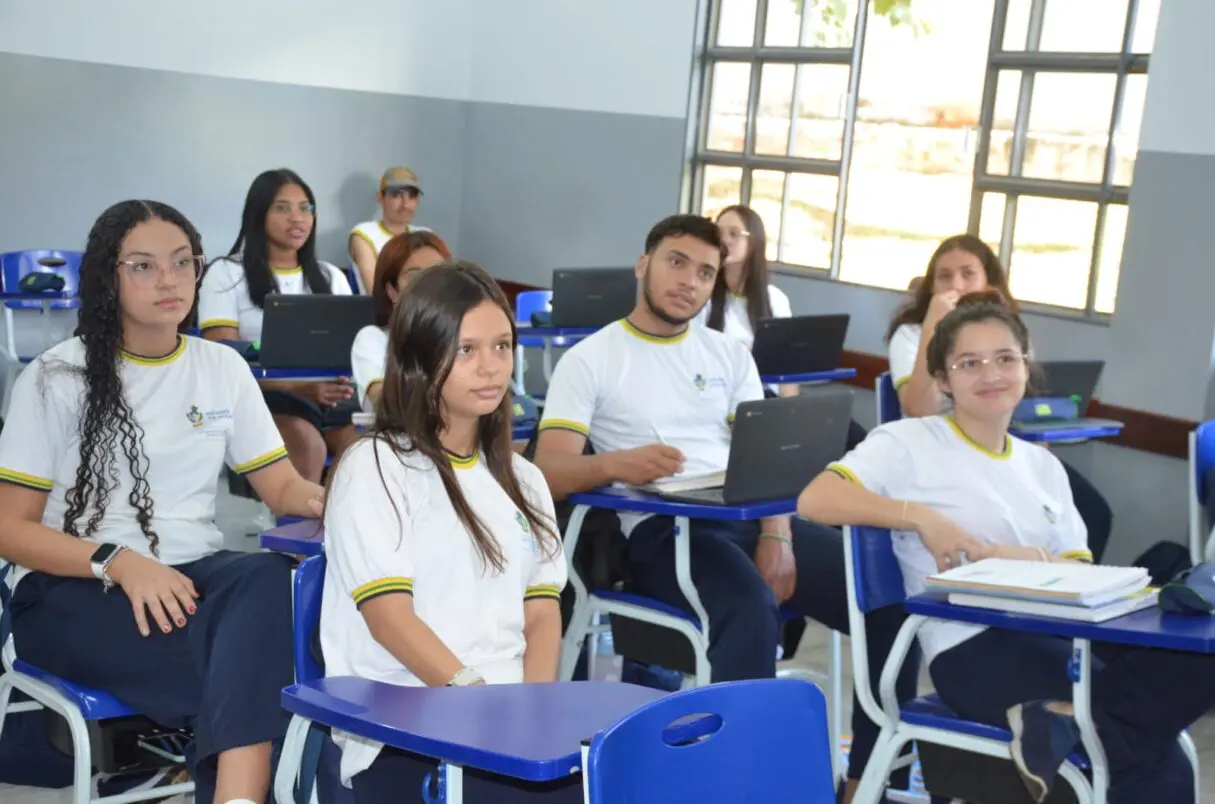 Enem 2024: governo oferece auxílio a estudantes para inscrição