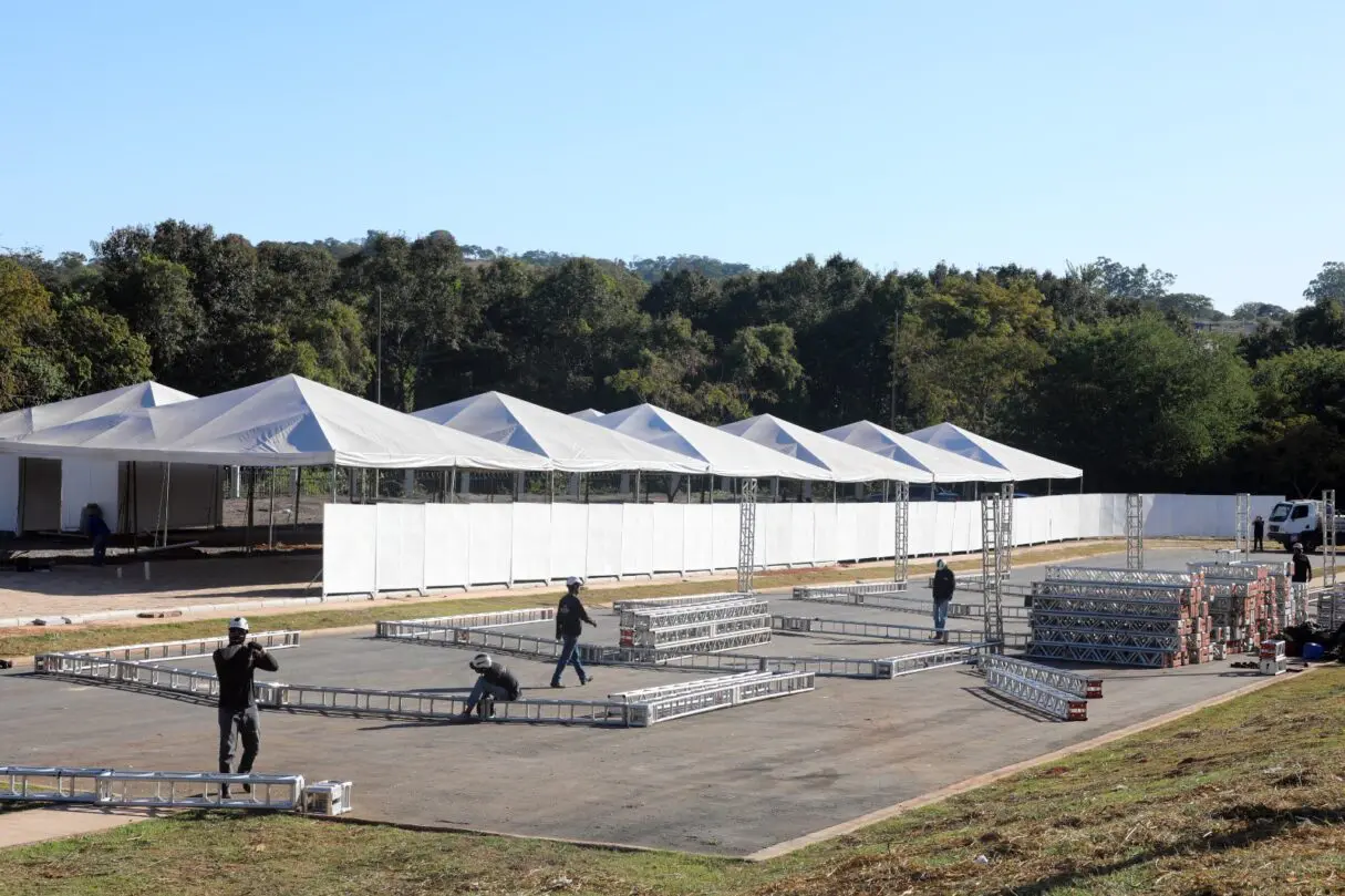 Governo monta estrutura de atendimento do Centro de Apoio ao Romeiro de Trindade