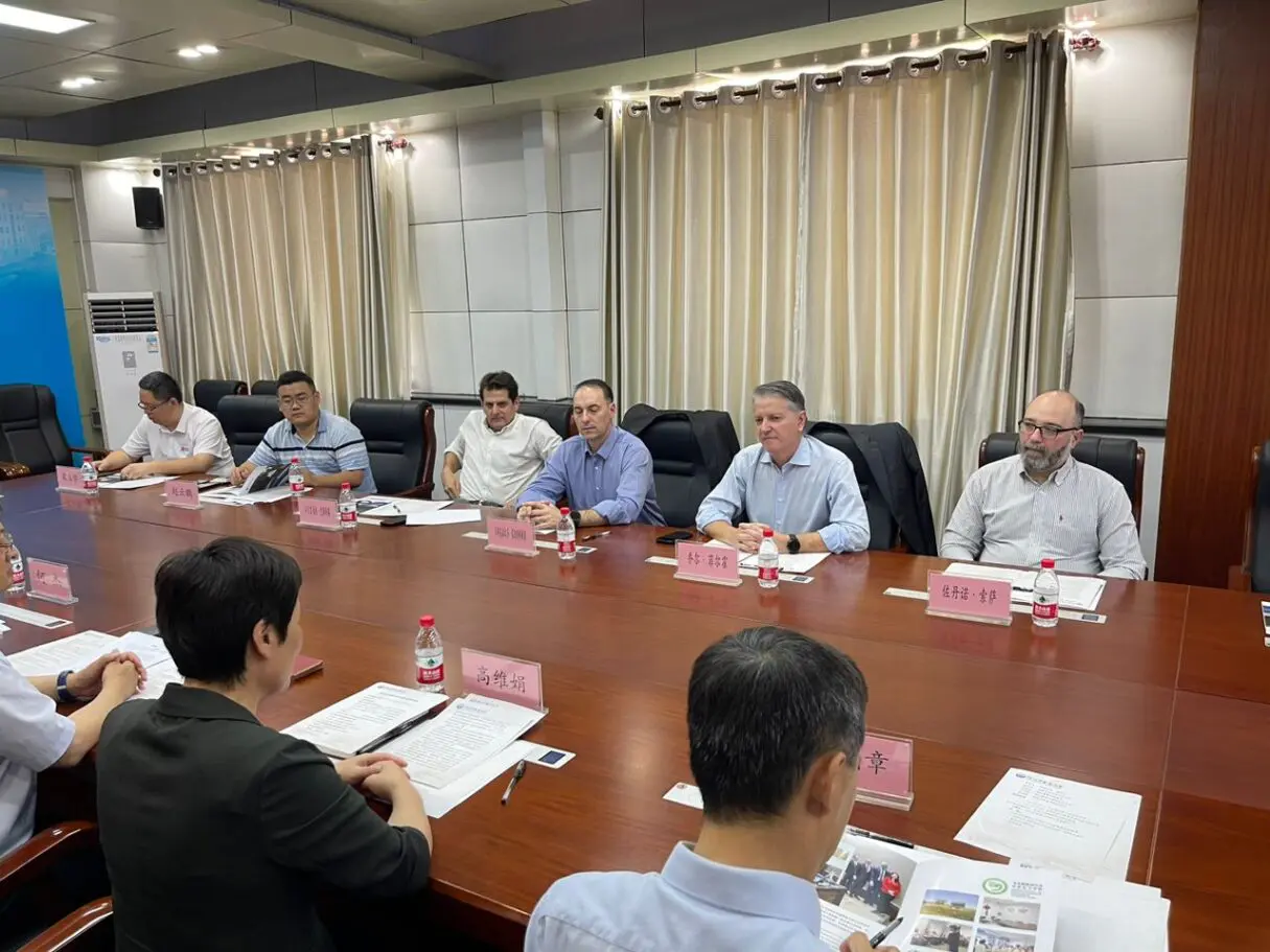 Goiás estuda parceria chinesa para produção de medicamentos