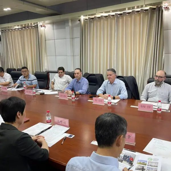 Goiás estuda parceria chinesa para produção de medicamentos