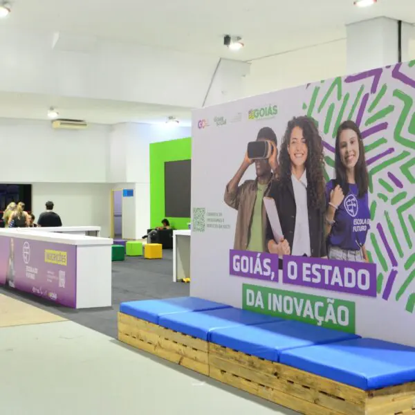 Governo de Goiás apresenta programas tecnológicos inovadores na ExpoFavela 2024