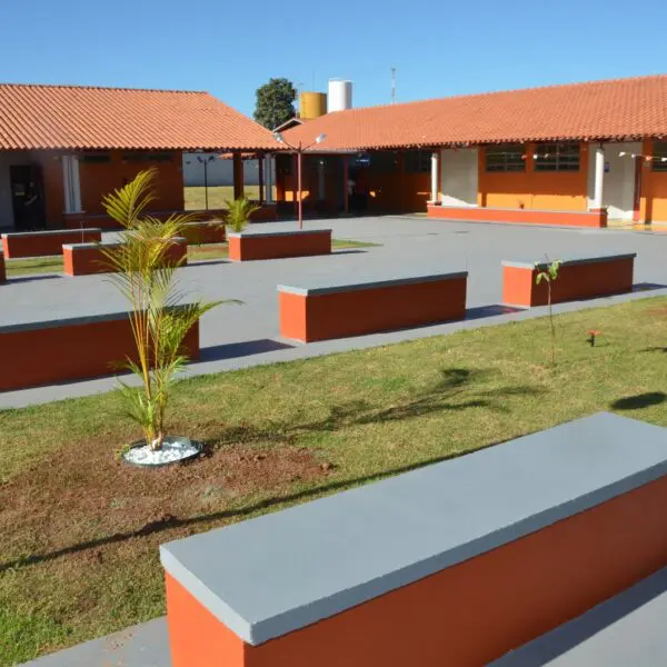 Estado investe mais de R$ 40 milhões e entrega 10 novos colégios no Entorno do DF
