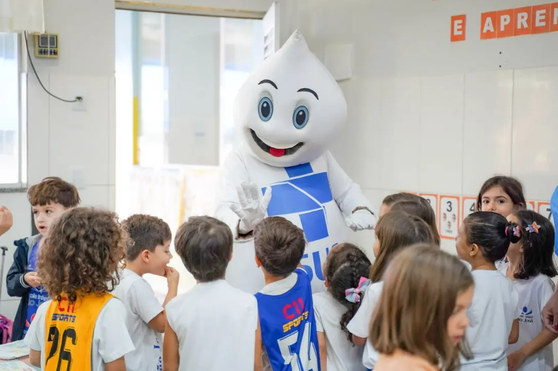 Zé Gotinha visita Centros de Educação infantil