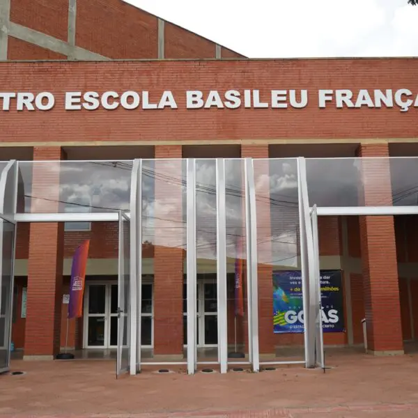 Escola do Futuro do Estado de Goiás em Artes Basileu França